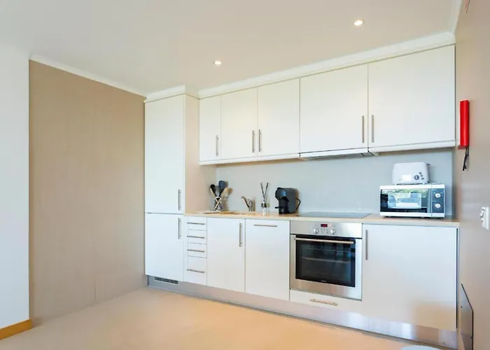 Snazzy Varandas Do Castelo One Bedroom With Sea View Sleeps 2persons Appartement *