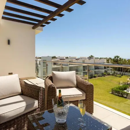 Snazzy Varandas Do Castelo One Bedroom With Sea View Sleeps 2persons