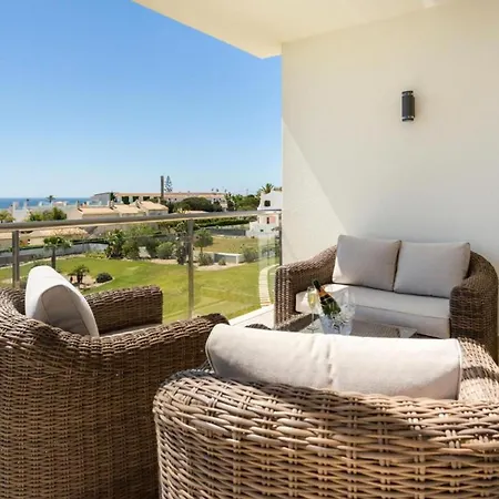 Snazzy Varandas Do Castelo One Bedroom With Sea View Sleeps 2persons 아파트 *